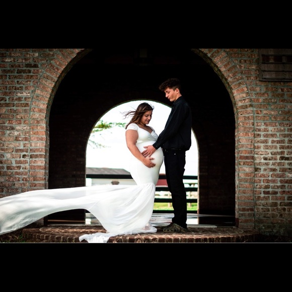 White off shoulder dress (Maternity dress) - Picture 8 of 9